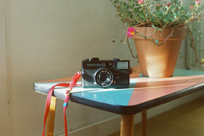 red-002 Dubblefilm camera strap